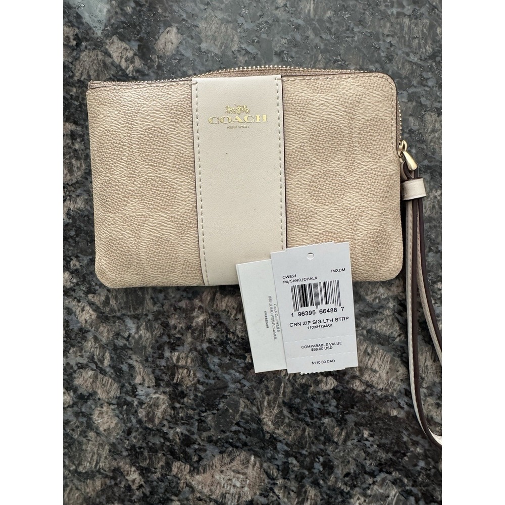NWT Coach Corner Zip Wristlet In Signature Canvas Tan And Brown‎